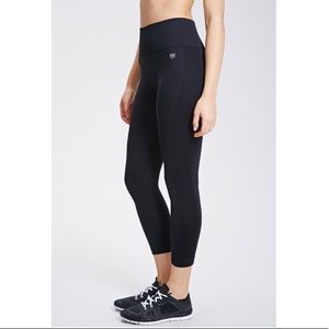 Forever 21 Pants - π NWOT Forever 21 High Waist Capri Leggings π€ Forever 21 Pants - π NWOT Forever 21 High Waist Capri Leggings π€
